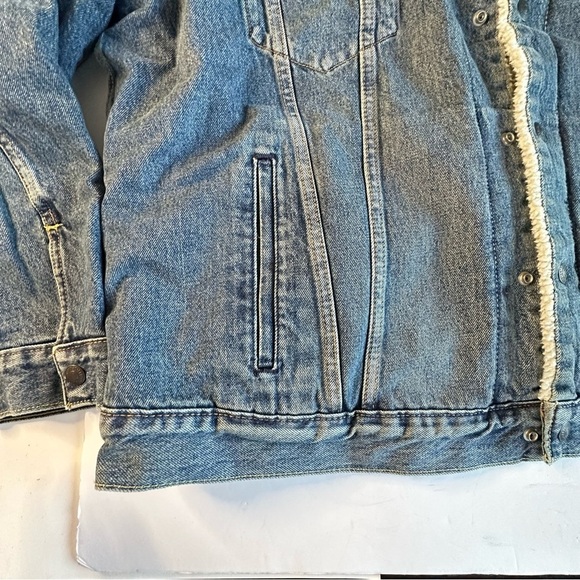 Levi's Blue Sherpa Trucker Jacket - Picture 7 of 13